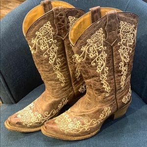 Like new teens corral boots
